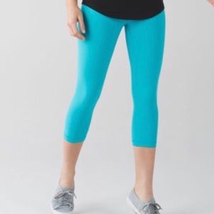 Lululemon Athletica crop leggings size 4